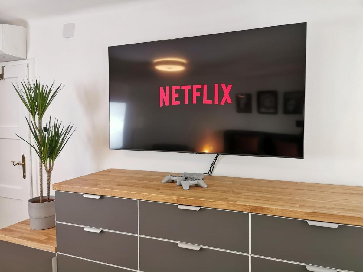 Neues City Center Piano Appartement Mit Netflix Klagenfurt am Woerthersee Buitenkant foto