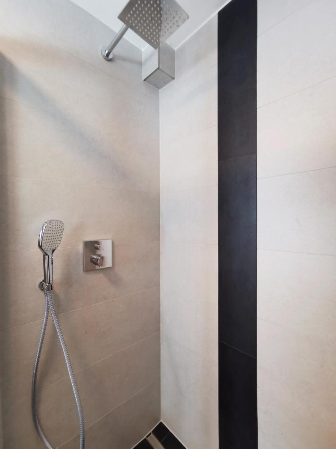 Neues City Center Piano Appartement Mit Netflix Klagenfurt am Woerthersee Buitenkant foto