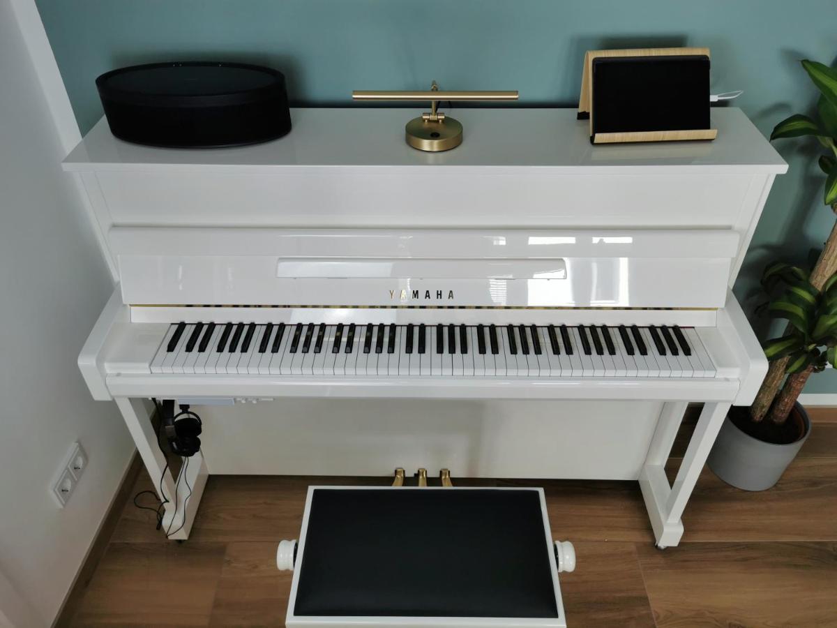 Neues City Center Piano Appartement Mit Netflix Klagenfurt am Woerthersee Buitenkant foto