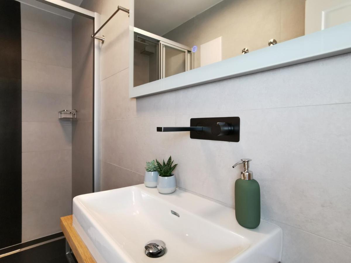 Neues City Center Piano Appartement Mit Netflix Klagenfurt am Woerthersee Buitenkant foto