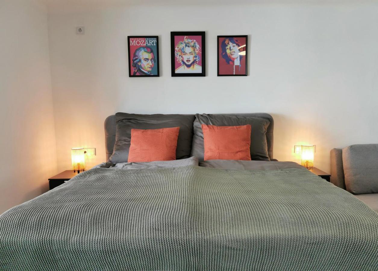 Neues City Center Piano Appartement Mit Netflix Klagenfurt am Woerthersee Buitenkant foto